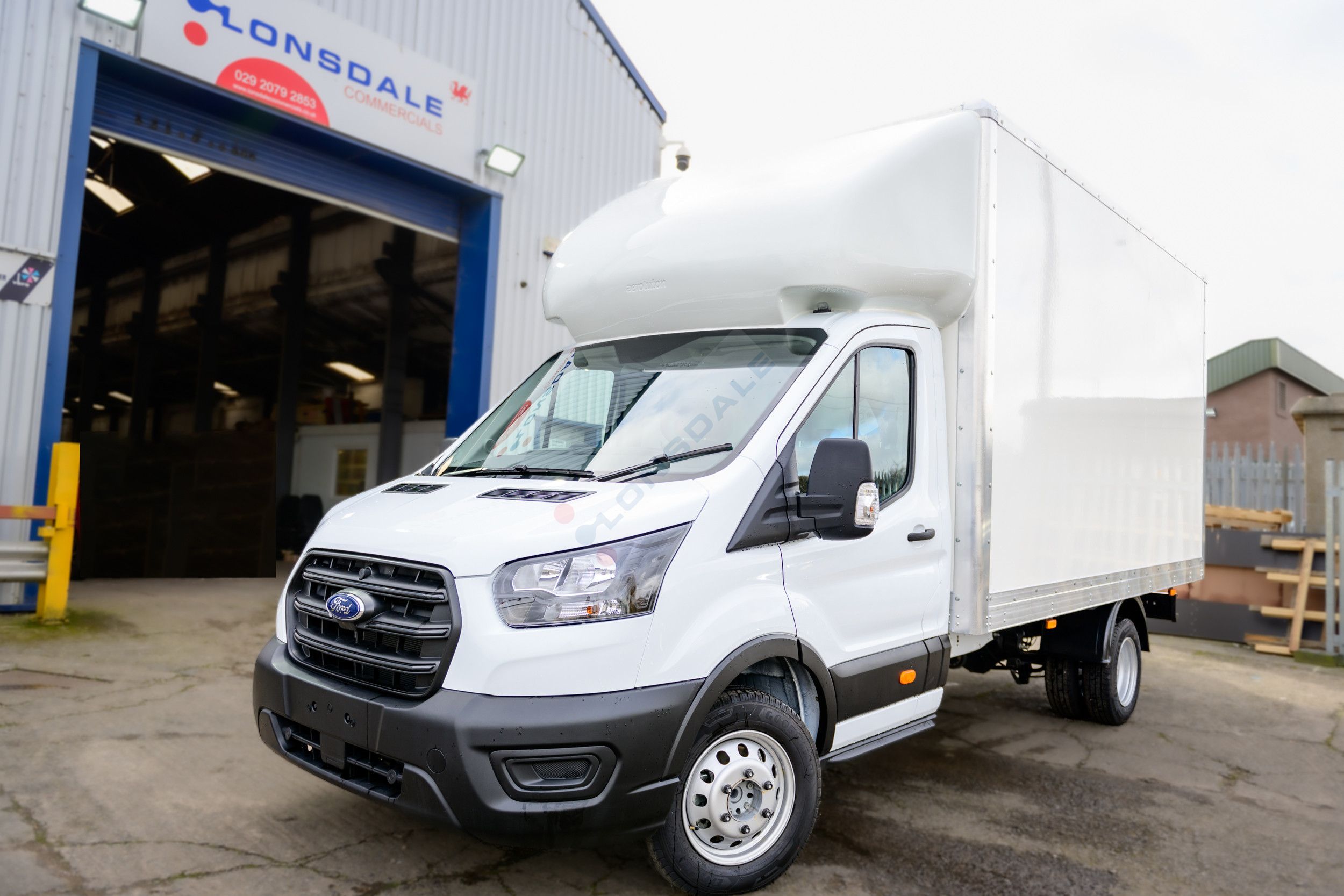 Ford Transit L4 RWD DRW lightweight luton body