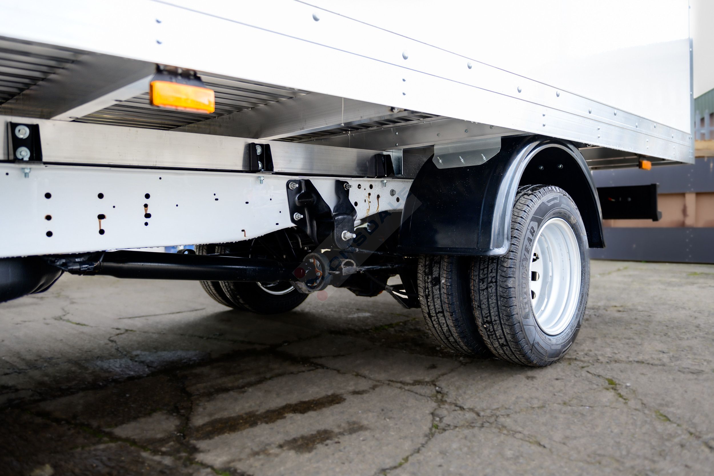Ford Transit L4 RWD DRW lightweight luton body