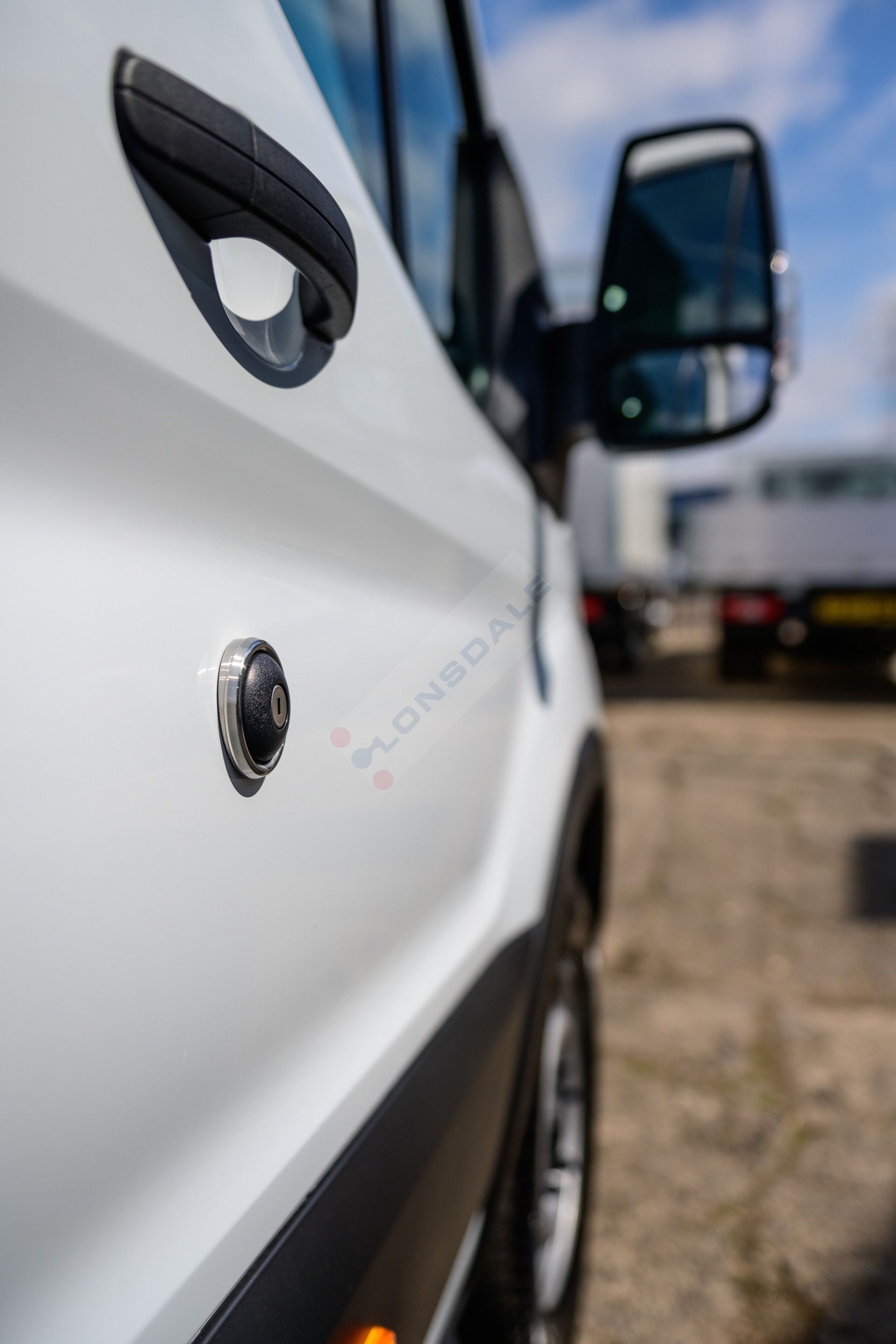 Ford Transit L4 RWD SRW lightweight luton body