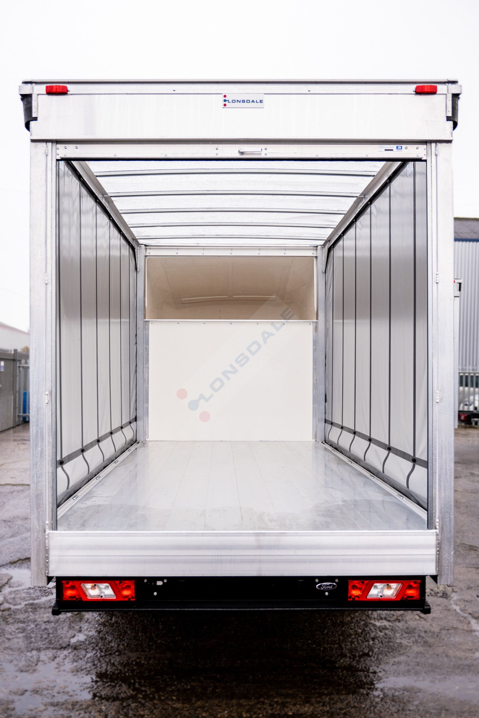 Ford Transit L5 RWD DRW 2.0 Ecoblue 130ps 5200mm lightweight curtain sider