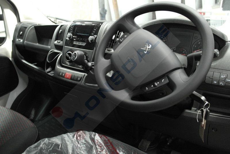 Peugeot Boxer Lightweight Luton Body van 335L3