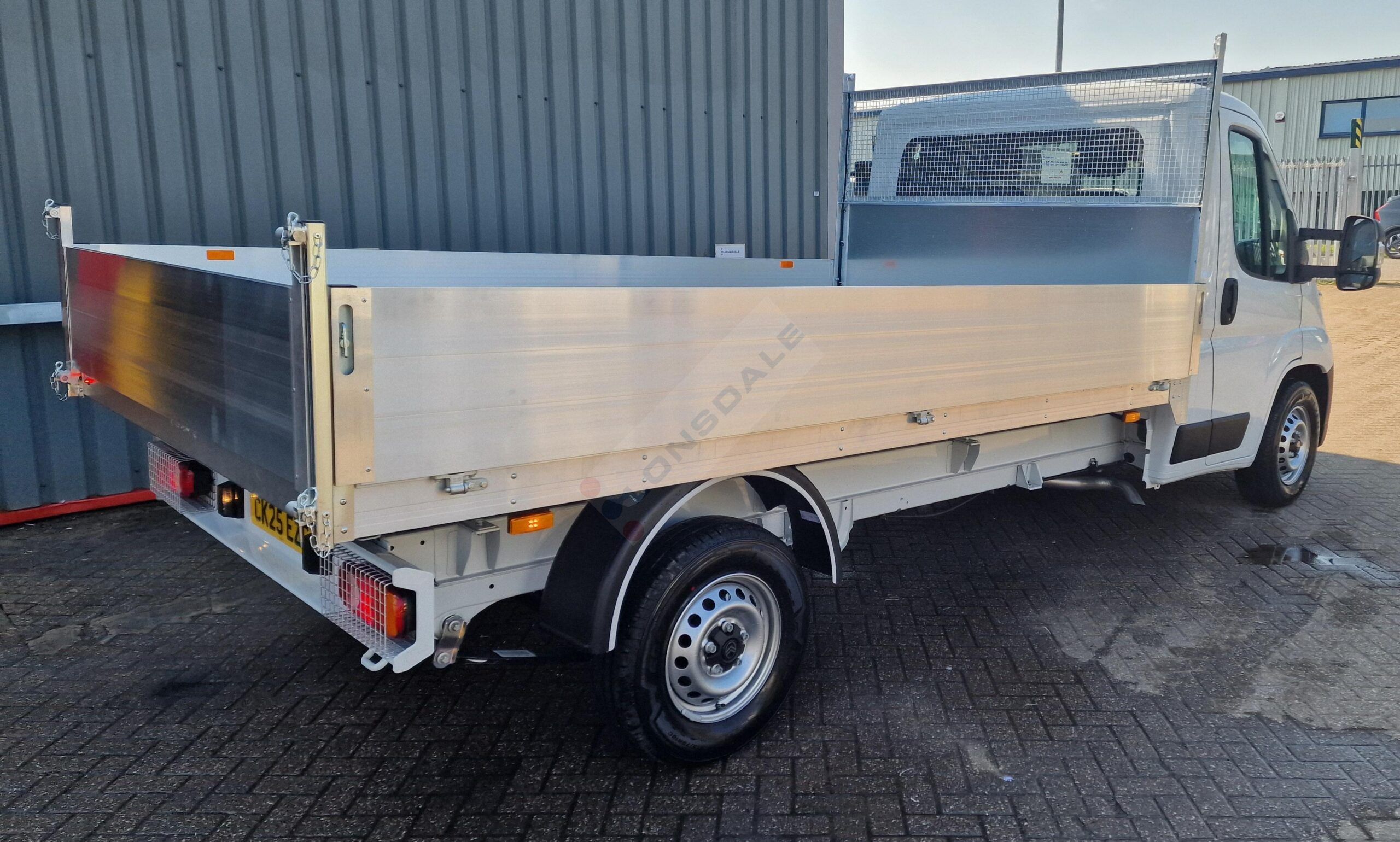 Peugeot Boxer Tipper 11.6ft 335L2 2.2BlueHDi 140ps Euro 6.4