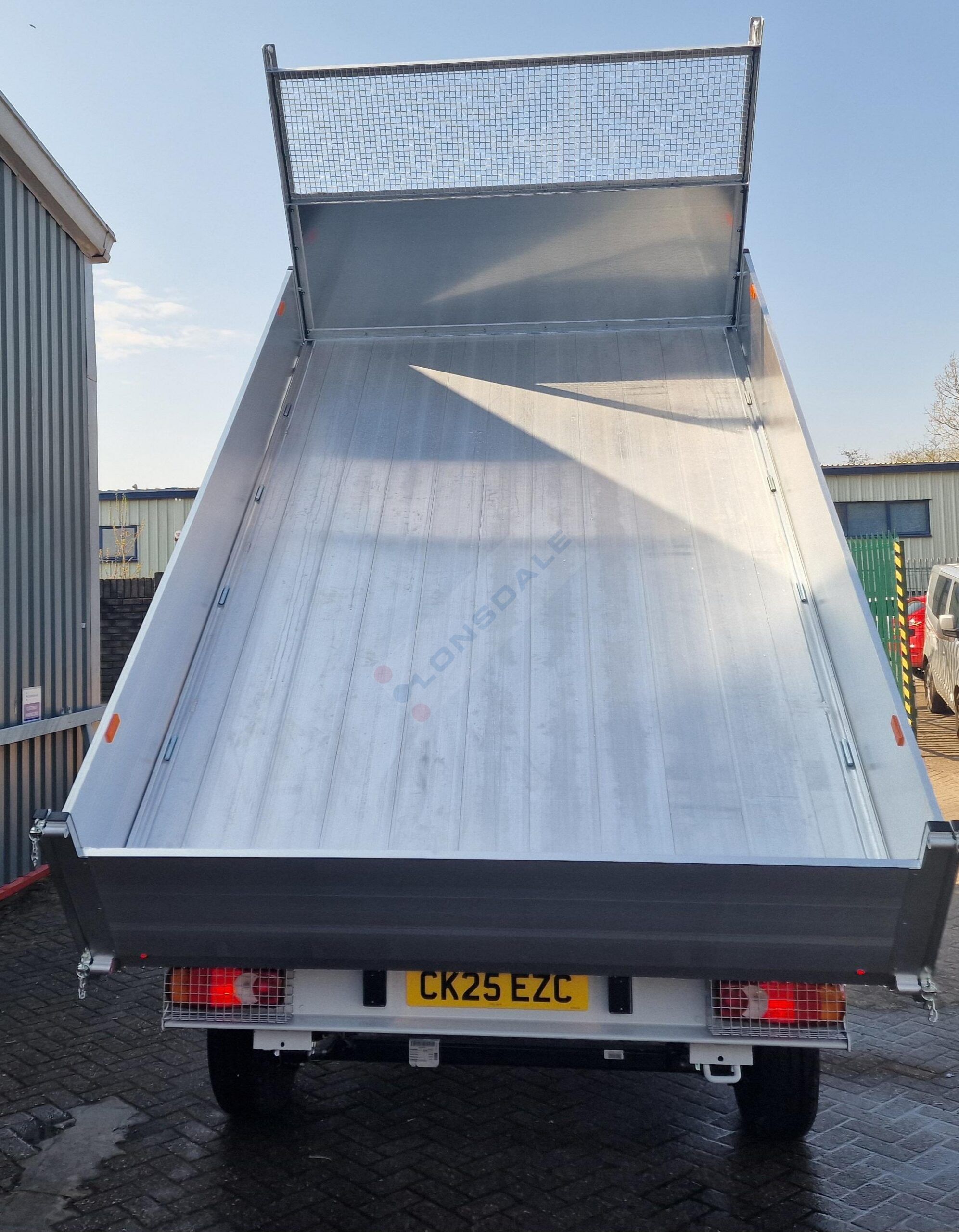 Peugeot Boxer Tipper 11.6ft 335L2 2.2BlueHDi 140ps Euro 6.4